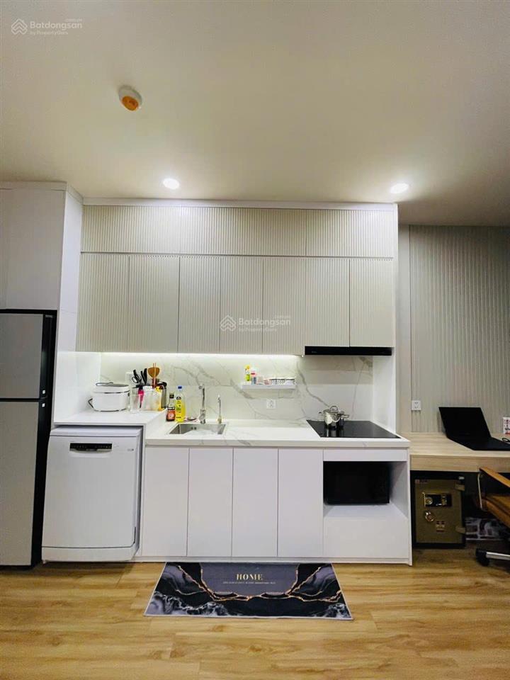 Bán căn hộ 2 pn chung cư trinity tower. tầng trung đẹp diện tích 68m2 view hồ green bay. giá 6 tỷ