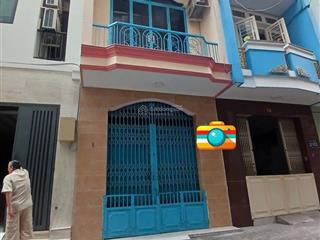 Nhà chính chủ trang bìa  mặt tiền đường số q.4  xe hơi đỗ cửa  gia  9 ty tl chính chủ