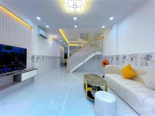 Chính chủ bán gấp nhà 2 tỷ 130/ 60m2, nguyễn biểu, phường 2, quận 5 cách mặt tiền 2 căn