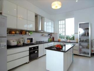 Chủ cần bán nhanh căn hộ tòa n01t5 dt  105m3pn2vs  tầng trung  2slot xe  giá nào cũng bán