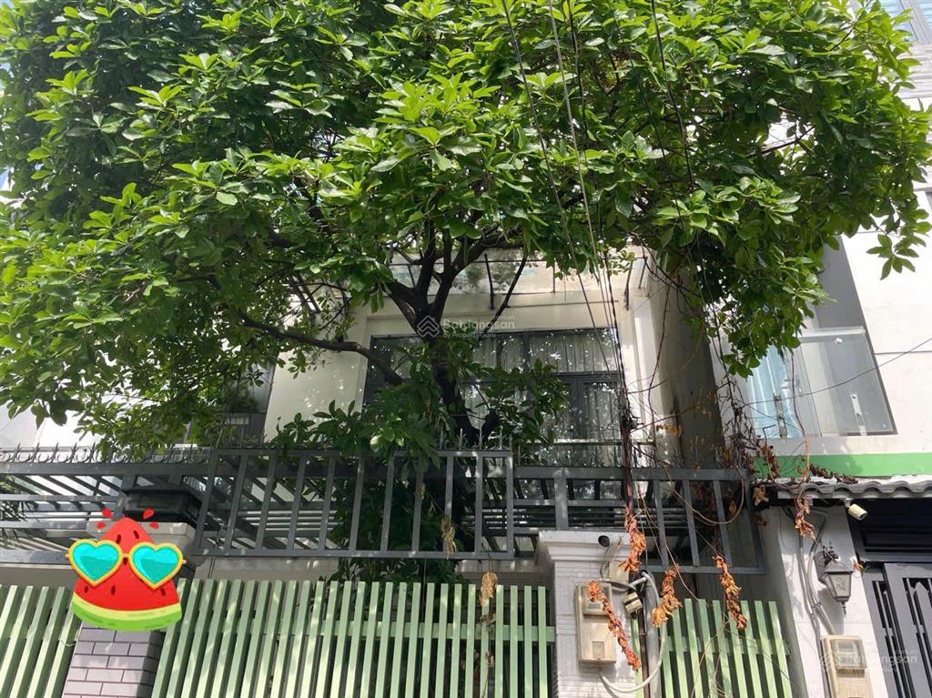 Biệt thự phố ngang 8mx18m, hồ cá koi, full nội thất italia, khu dân trí cao quận 7, chỉ 15.x tỷ