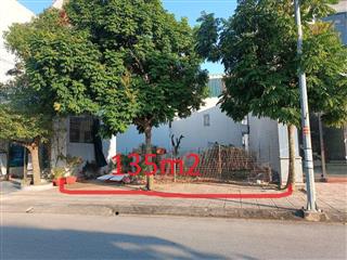 Chủ bán - cần tiền trong tháng 135m2 hơn 1 tỷ sát Vsip