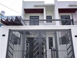 Bán nhanh nhà 1 trệt 1 lầu mới hoàn thiện sân xe hơi, sổ riêng thổ cư 100%, gần văn miếu trấn biên