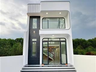 Chỉ 390tr mỗi tháng góp 7tr, nhận nhà 1 trệt 1 lửng đúc sân xe hơi, gần cây xăng đức hưng