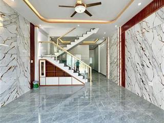 Giảm 200tr, bán gấp nhà 1 trệt 1 lầu sân xe hơi ngay trung tâm phường tân triều tỉnh đồng nai