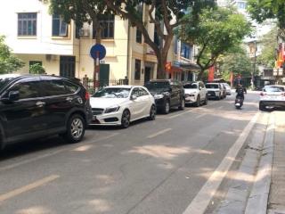 Nhà 4 tầng mặt phố view hồ q ba đình, đường ôtô 2 chiều, đầu tư sinh lời, 57 tỷ, sổ đỏ sẵn sàng