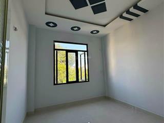 Kẹt vốn bán nhà đường lê văn lương tân quy quận 7 ,70m2, giá 3ty120 có sổ  vân xem