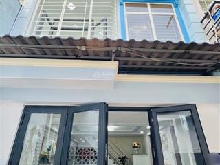 Chủ cần tiền bán nhà đường thành thái quận 10 ,70m2, giá 2ty950  vân xem ngay