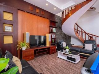 Cho thuê villa biệt thự 4pn 5wc có hồ bơi lạc long quân sát công viên, kinh doanh homestay 15 người