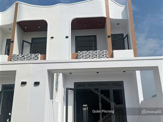 Bán gấp 2 căn nhà lầu mới hoàn thiện sổ riêng thổ cư 100% cách kdl bửu long chỉ 10 phút đi xe