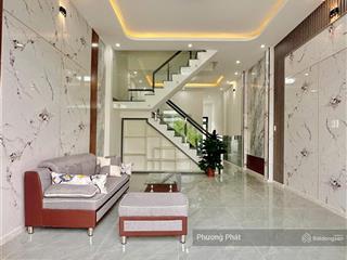 Chỉ 679tr nhận ngay nhà 1 trệt 1 lầu sân xe ô tô gần cây xăng 75, cách go bigc tân hiệp chỉ 10 phút