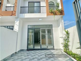 Bán nhanh nhà 1 trệt 1 lầu sổ riêng thổ cư sân xe hơi ngay chợ thạnh phú, tt 600tr nhận nhà ở ngay