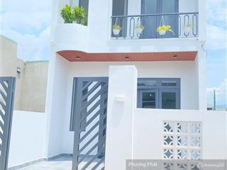 Ngộp bank, bán gấp nhà 1 trệt 1 lầu thuận tiện kinh doanh ngay mặt tiền hẻm văn phương