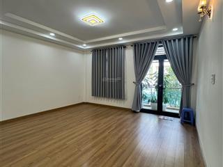 Cho thuê văn phòng tầng hầm + tầng trệt + lầu 1, thang máy riêng, giá 28tr/ tháng