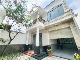 Cho thuê nhà 8x20m, 1 trệt 1 lầu 1 tum, 5 phòng, giá 50tr/ tháng