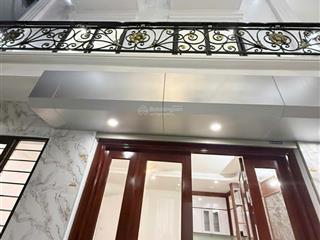 Bán nhà thạch bàn dt 50m2, mặt tiền khủng 5.5m, lô góc 2 mặt thoáng, 7.7 tỷ, ô tô đỗ cổng.