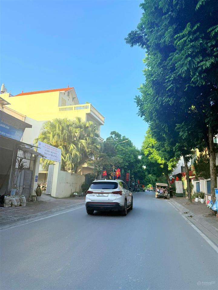 Bán lô đất 140m2 gần trường chu văn an lê quý đôn vinhomes long biên và đô thị việt hưng