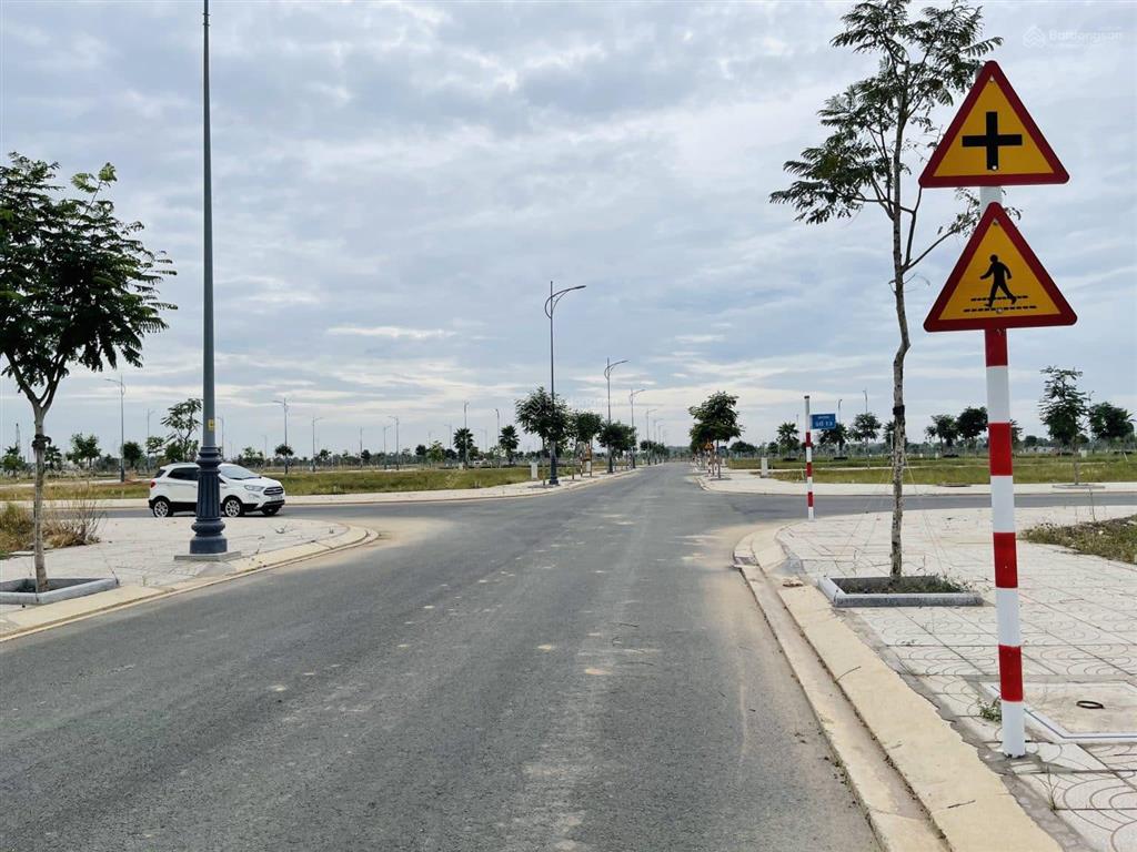 Thanh lý nền 100m2 5x20 biên hòa new city giá chỉ 1,6 tỷ bao thuế phí,sổ sẵn,ngân hàng cho vay 80%