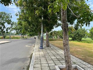 Hiếm !! chỉ 13 triệu/m2 sở hữu nền biệt thự view sân golf cực đẹp dt 1250m2 full thổ cư,có sổ sẵn