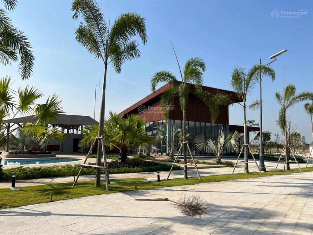 Nền biệt thự view kênh khu trung tâm phú gia dt 240m2 giá chỉ 4,6 tỷ bao hết thuế phí, có sổ sẵn