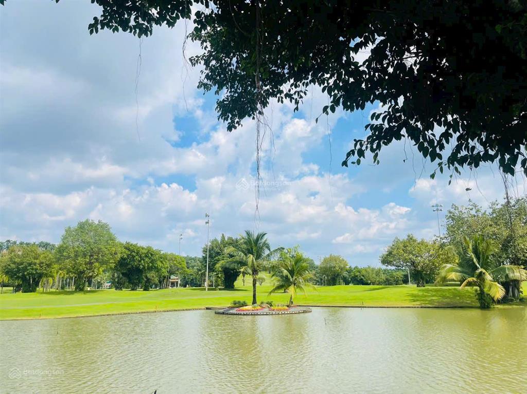 Nền biệt thự view kênh khu trung tâm phú gia dt 240m2 giá chỉ 4,6 tỷ bao hết thuế phí, có sổ sẵn