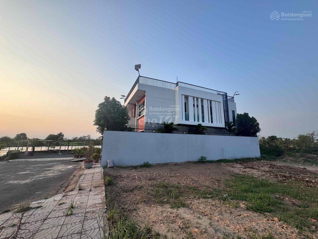 Nền biệt thự view kênh khu trung tâm phú gia dt 240m2 giá chỉ 4,6 tỷ bao hết thuế phí, có sổ sẵn