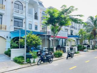 Chính chủ bán nhà phố 5x15 xây 1 trệt 2 lầu giá 2t2, sổ hồng khu trần anh riverside, bến lức