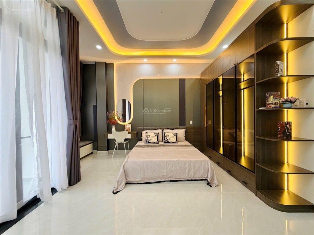 Siêu phẩm nhà phố bề ngang 5m ngay đặng minh khiêm, q11  65m2. 1 trệt 2 lầu. đường 6m