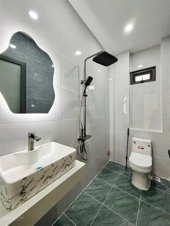 Siêu phẩm nhà phố bề ngang 5m ngay đặng minh khiêm, q11  65m2. 1 trệt 2 lầu. đường 6m