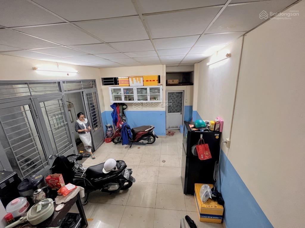 Bán nhà 100tr/m2 gần chợ bà chiểu, 9 phòng cho thuê, dòng tiền cao. nở hậu 9m