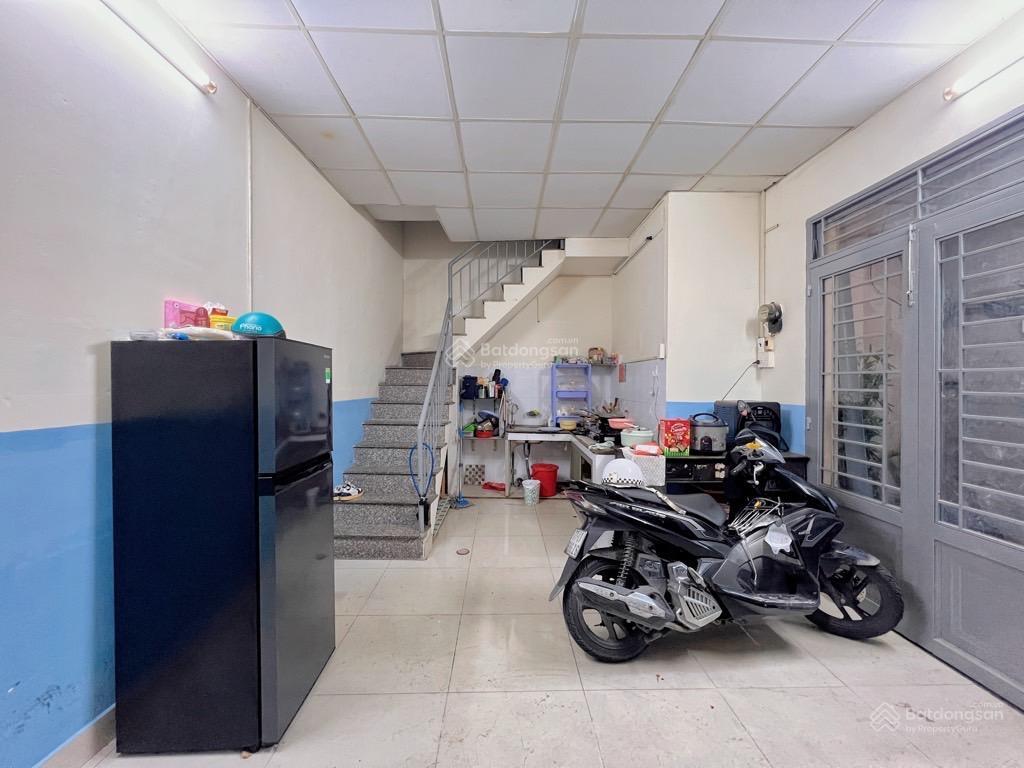 Bán nhà 100tr/m2 gần chợ bà chiểu, 9 phòng cho thuê, dòng tiền cao. nở hậu 9m