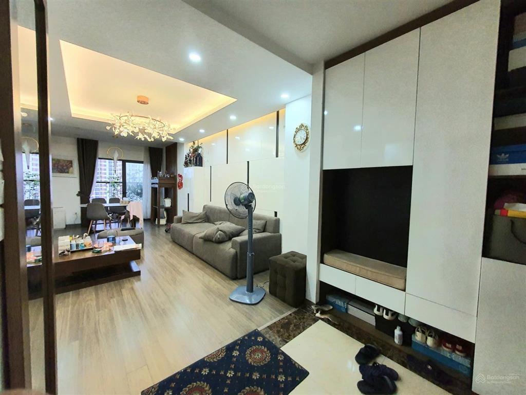 Chính chủ cần bán nhanh căn 68m2 2pn, 2wc tại cc goldsilk complex 430 vạn phúc, hà đông gía 5tỷ6