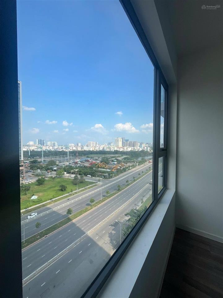 Căn hộ tầng cao  3pn,2wc  diện tích 152m2  view landmark  ascent lakeside, q7.