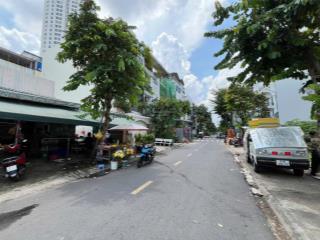 Bán nhà ngang 4,5m kdc him lam quận 7. gần lotte mart. xe hơi ngủ trong nhà. dt 75m2. giá 16,6tỷ
