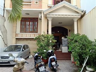 Bán biệt thự sân vườn p. tân quy quận 7. ngang 7,4m ( nở hậu 8,3m). 4 tầng, 5pn. giá tốt 36 tỷ.