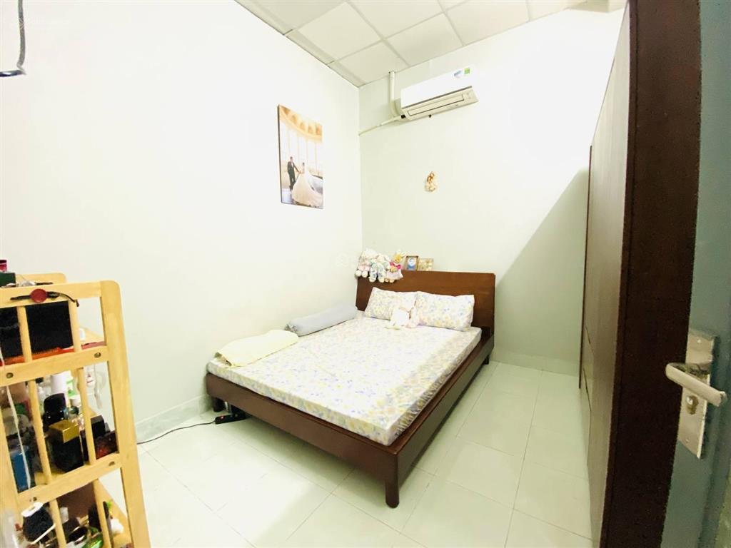 Giảm 1tỷ5 bán gấp nhà 3 tầng 71m2 hxh rộng 10m sát nhà ngay phan văn trị  chỉ 4,5 tỷ tl