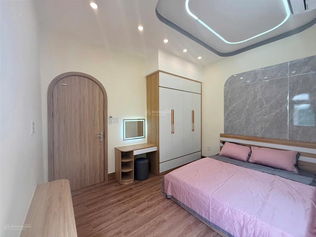 Hxh trước nhà 8m gần phạm văn đồng 52m2 vuông a4 2 tầng btct 3pn  full nội thất chỉ 7 tỷ 5 tl