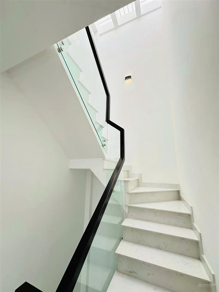 Hxh tránh hoàng hoa thám p7 bình thạnh nhà mới 4 tầng 40m² 3pn hoàn công chỉ 8 tỷ tl