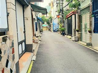 Hàng xanh  p25 bình thạnh  2 tầng (4m * 16m)  hxh đỗ cửa  sát mặt tiền  chỉ 7 tỷ 4 (tl)