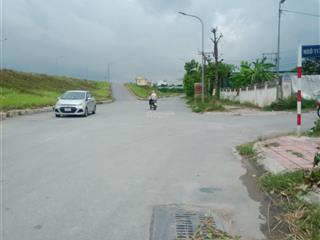 Bán nhà lô góc 42m2, mt 4,6m yên viên, gia lâm 5.9 tỷ thương lượng