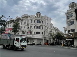 Bán nhà mặt tiền quận bình thạnh giá 11 tỷ ngang 5m sân để xe hơi. p25 có 3 tầng