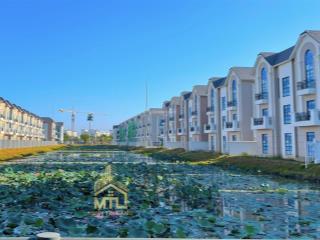 Cho thuê căn biệt thự ven sông tuyệt đẹp tại vinhomes quận 9, giá chỉ 45tr/tháng