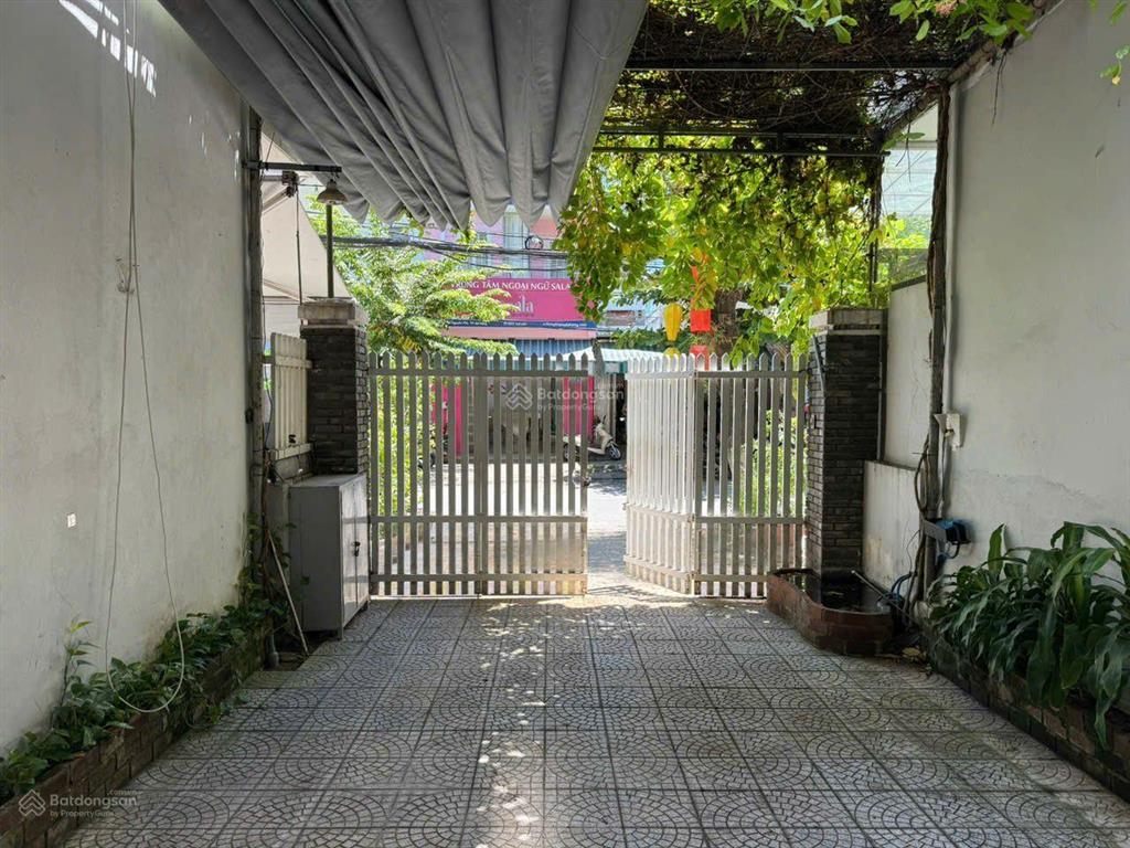 Cần bán nhà 3 tầng mặt tiền đường ỷ lan nguyên phi.  0986 289 ***