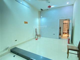 Bán nhà cát linh đống đa sát phố ,5m ra ô tô, nhà phân lô hai mặt ngõ giá cực tốt chỉ 10 tỉ 3