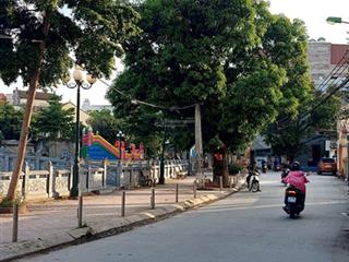 Nhà đẹp ở ngay  5 tầng đường 422  3,8 tỷ  vị trí vàng, tiện ích bạt ngàn