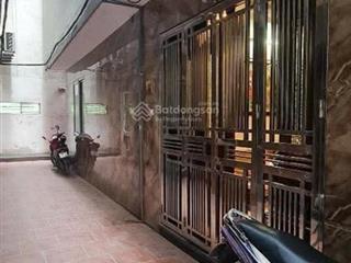7 tỷ, nhà đẹp 5 tầng phố chùa láng,đống đa, gần phố, ngõ thông, full nội thất
