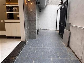 Bán gấp nhà 5 tấng xây mới ngõ 77 xuân la,tây hồ,gần phố,tặng nội thất, hơn 7 tỷ