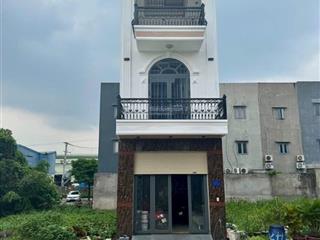 Bán khẩn cấp căn nhà đẹp giá đầu phù hợp cho khách hàng nào mua ở, nhà mới tinh đây đủ công năng