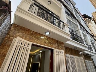 Bán nhà nguyễn chính  mặt ngõ thông  3 bước ra oto tránh  lô góc cực đẹp  nhà mới kính koong