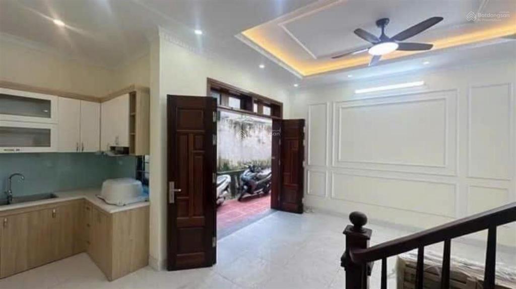 Bán nhà ngọc thụy bồ đề dân xây trung tâm ngọc thụy với nhiều tiện ích gần chợ